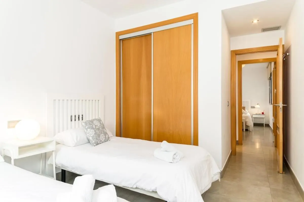 C54 - Homey Apartment 2 Bedroom In Town Málaga