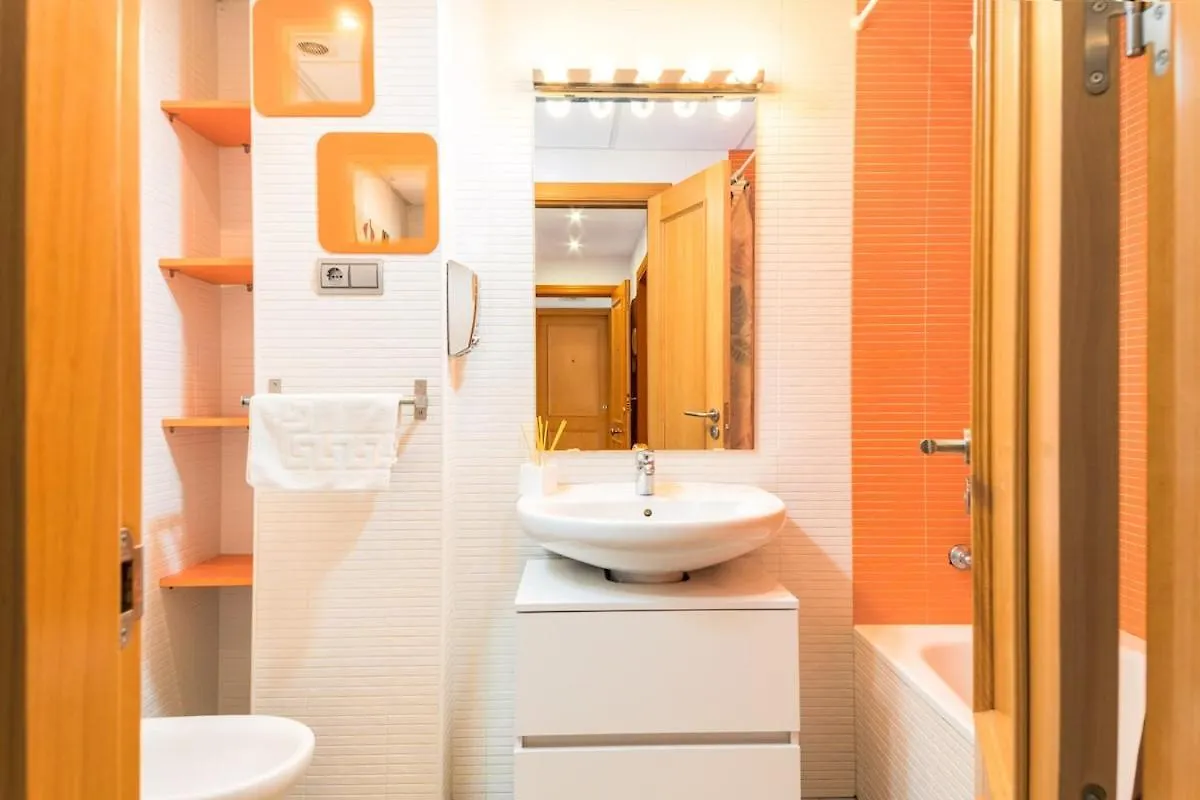 C54 - Homey Apartment 2 Bedroom In Town Málaga